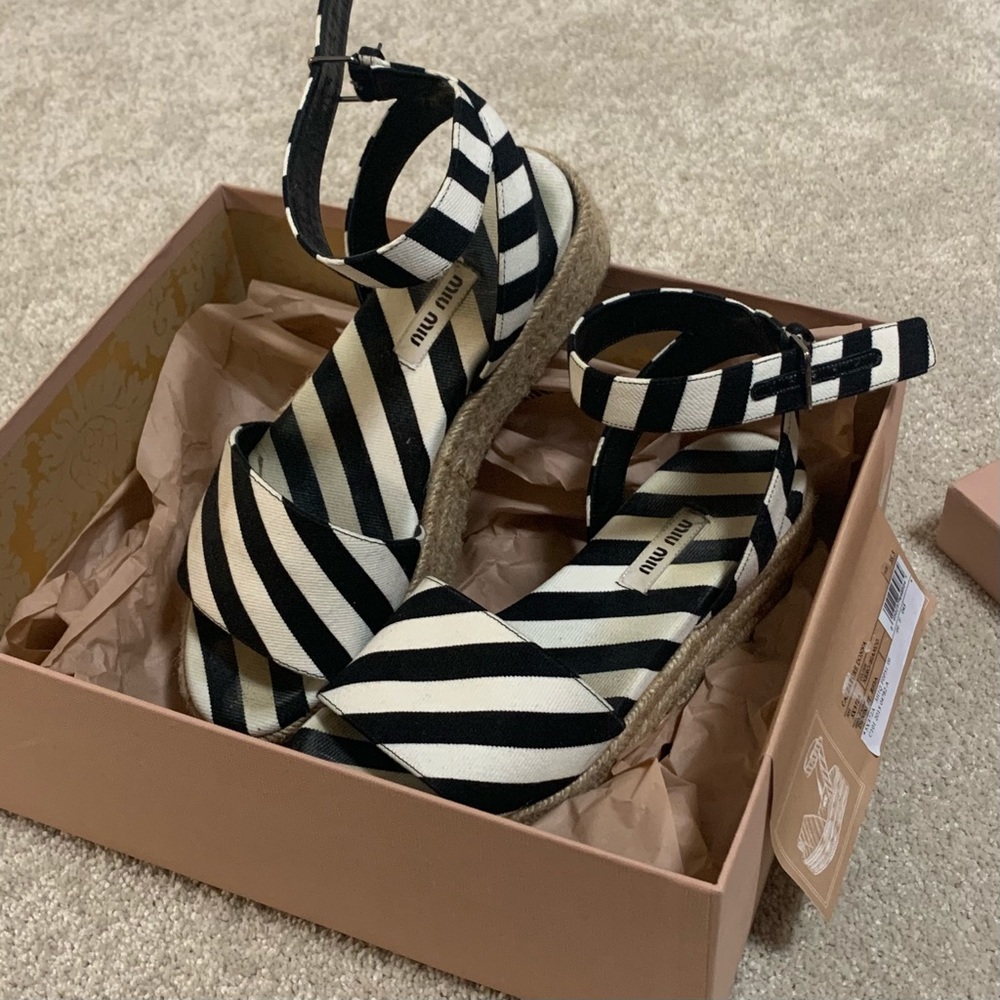 MIUMIU sandal. Size 6